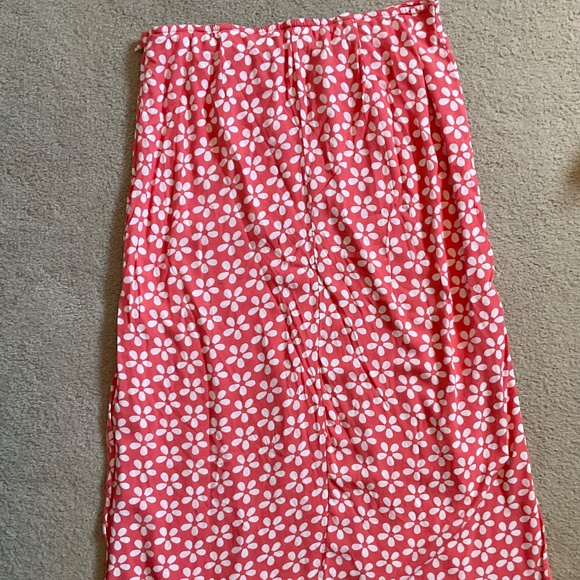 American Eagle Womens skirt size extra large orange with white flower. - Picture 3 of 6